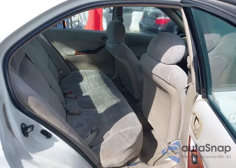 2000 Mitsubishi Galant Es z USA, uszkodzony, nr VIN 4A3AA46G5YE120708